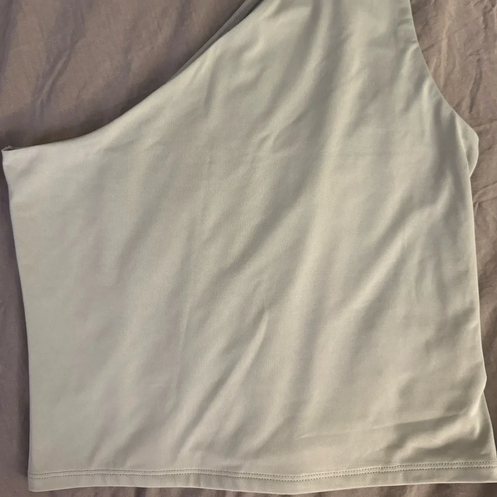 Express Body Contour Light Green One Shoulder Cropped Tank size Small - Picture 2 of 5